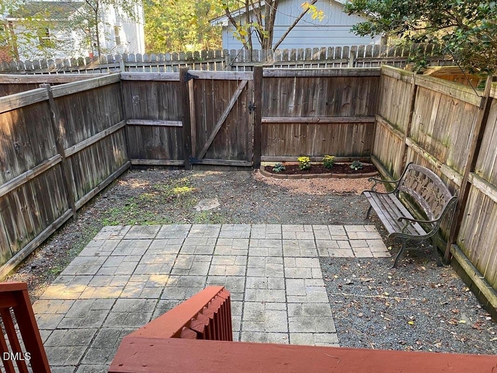 109 Gunston Court - Photo 11