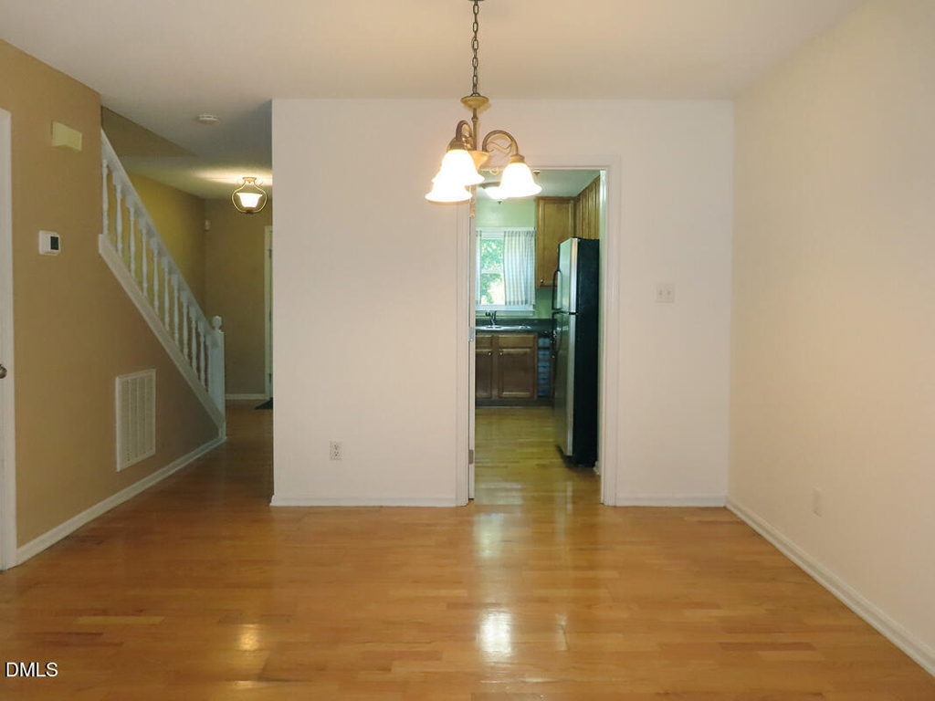 109 Gunston Court - Photo 4