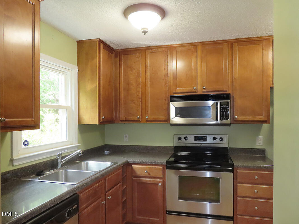 109 Gunston Court - Photo 5