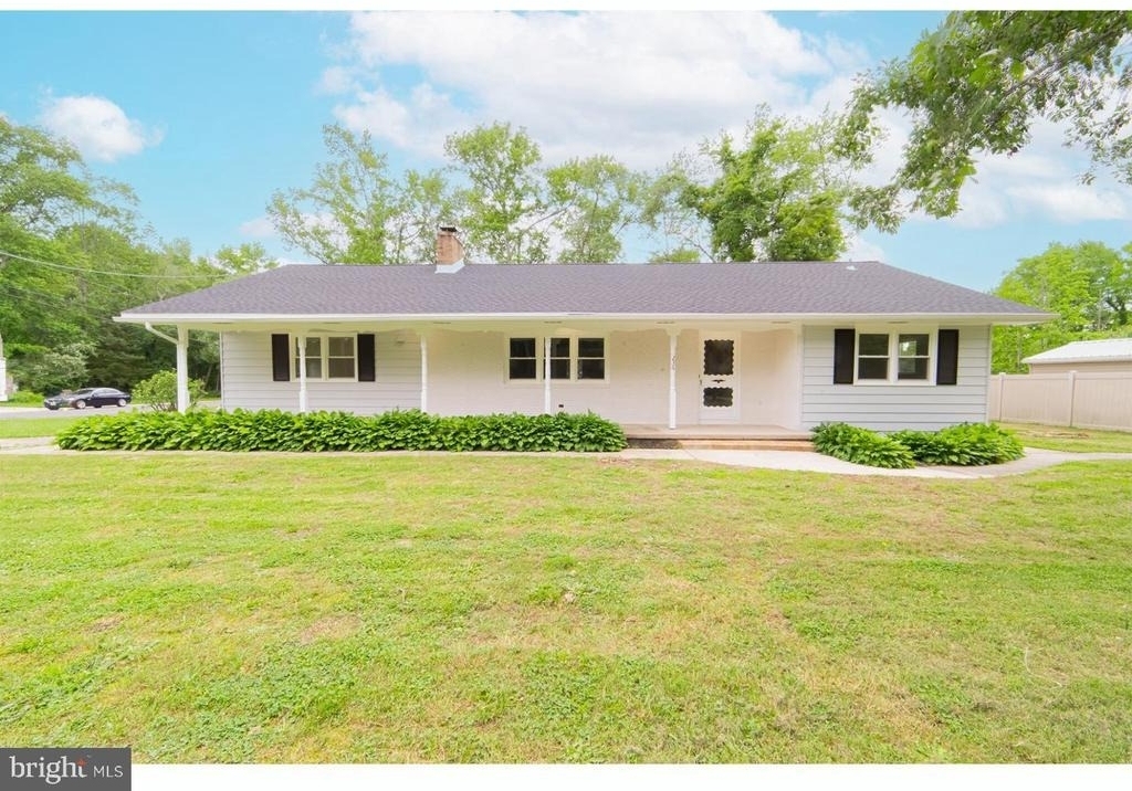 236 Cedar Avenue - Photo 0