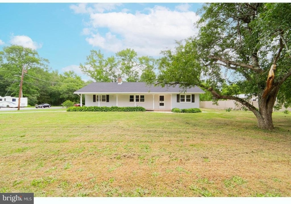 236 Cedar Avenue - Photo 1