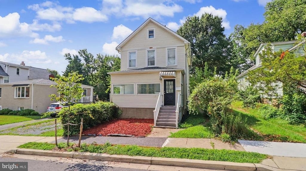 3107 Upshur Street - Photo 0