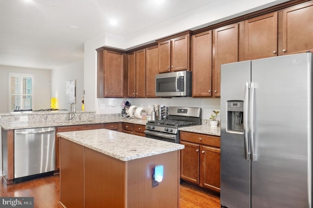 10521 Rawlins Lane - Photo 11