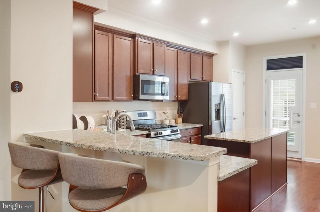 10521 Rawlins Lane - Photo 7