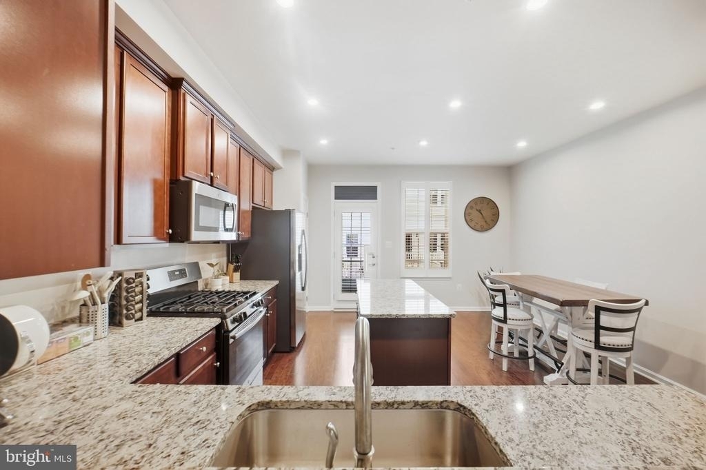 10521 Rawlins Lane - Photo 8