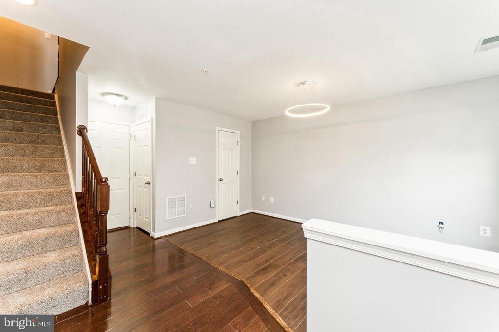 7203 Silver Thorn Way - Photo 3