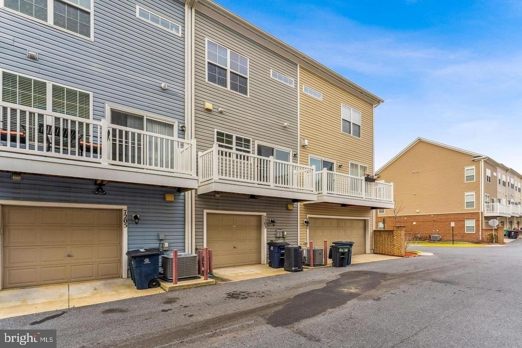 7203 Silver Thorn Way - Photo 24