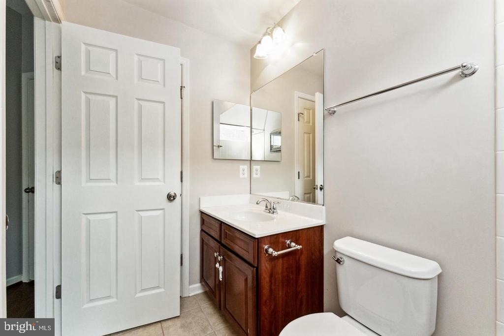 7203 Silver Thorn Way - Photo 16