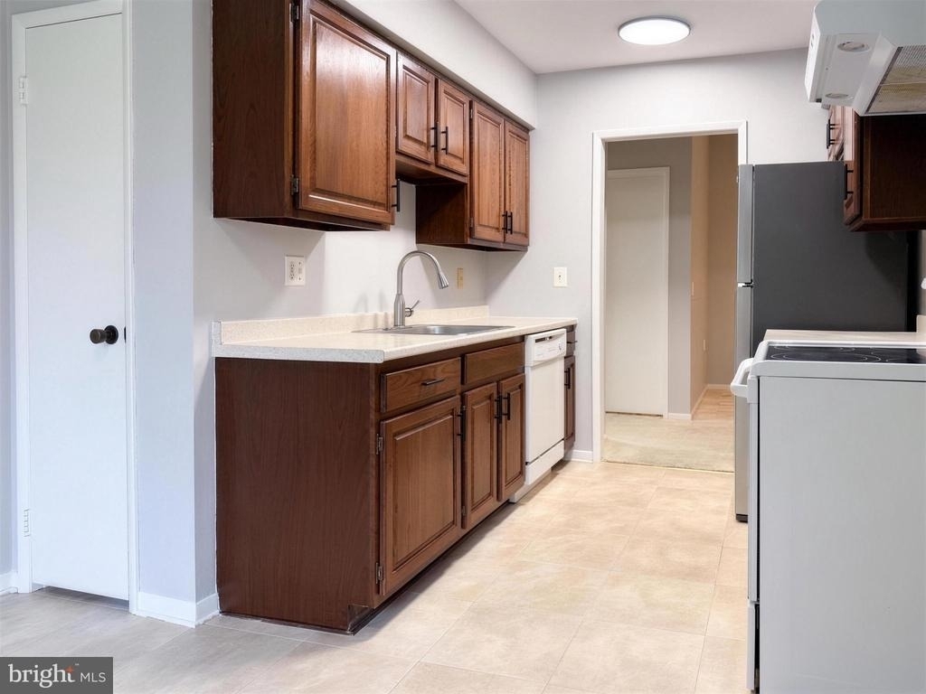 15301 Pine Orchard Drive - Photo 10