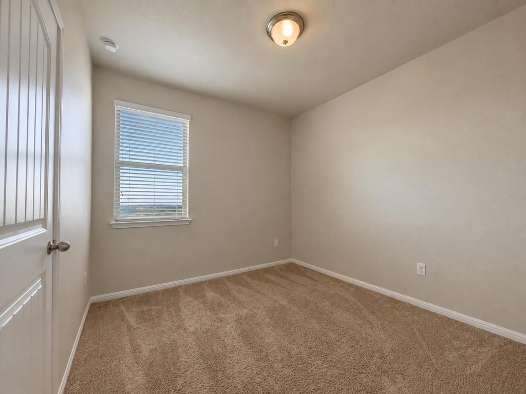 1001 Zodiac Ln - Photo 25