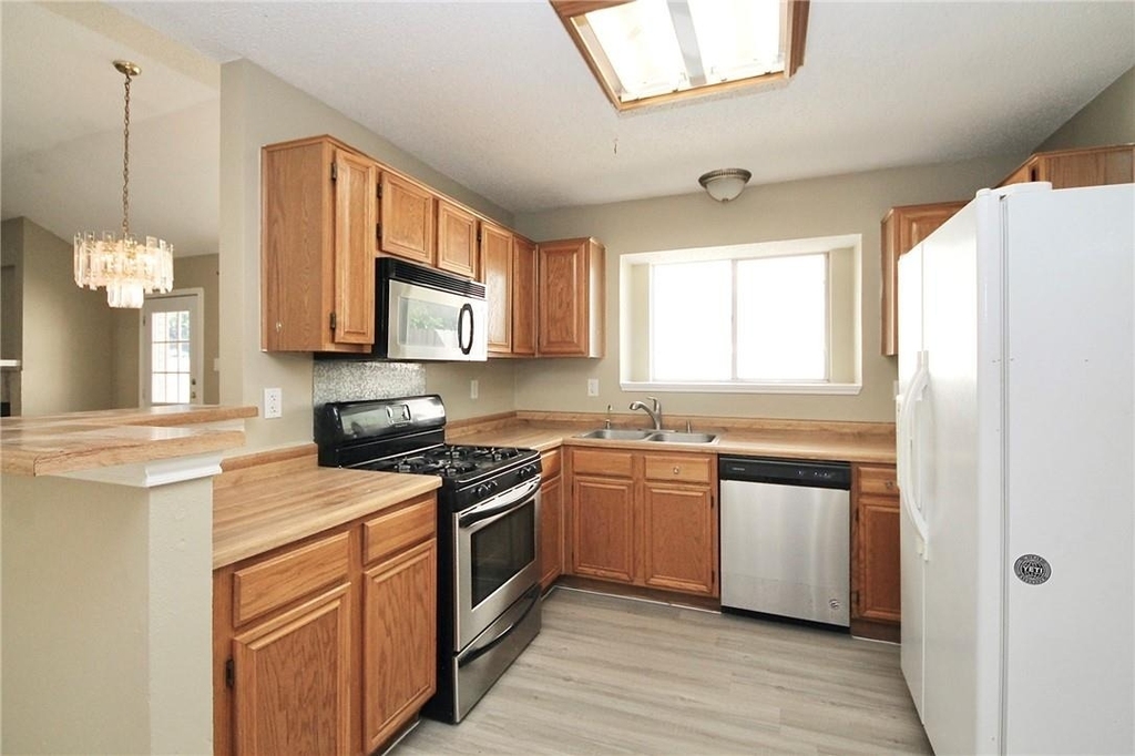 4504 Sojourner St - Photo 3