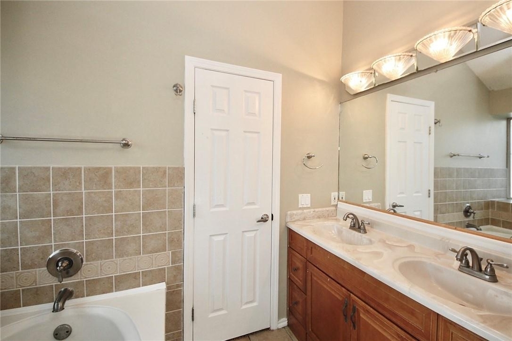 4504 Sojourner St - Photo 6