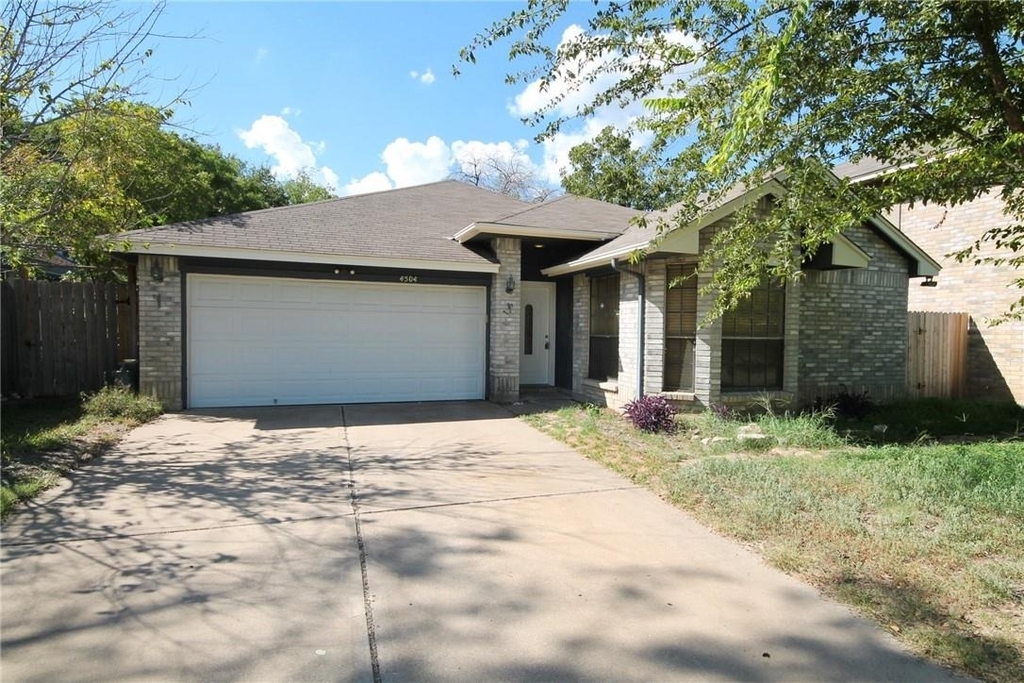 4504 Sojourner St - Photo 0