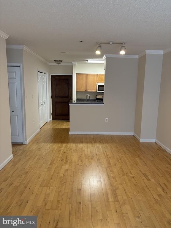 4801 Fairmont Avenue - Photo 9