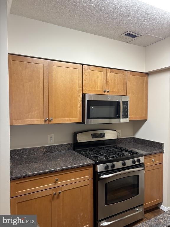 4801 Fairmont Avenue - Photo 8
