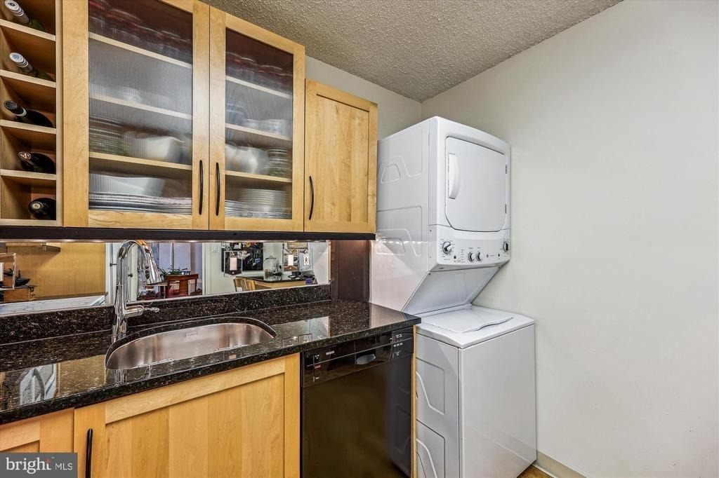 7420 Westlake Terrace - Photo 9