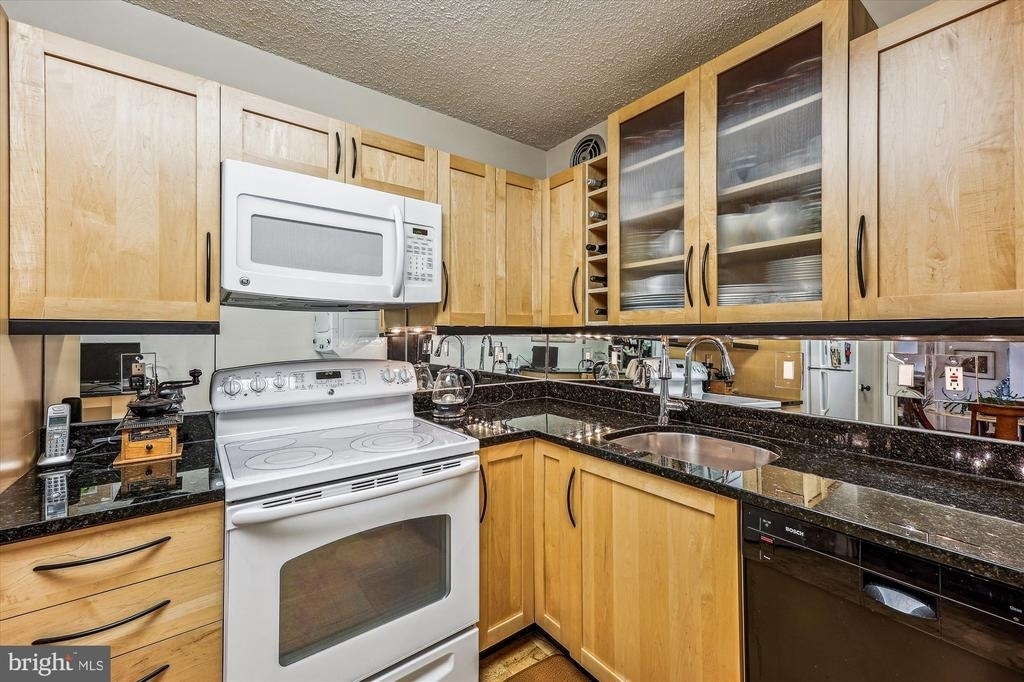 7420 Westlake Terrace - Photo 12