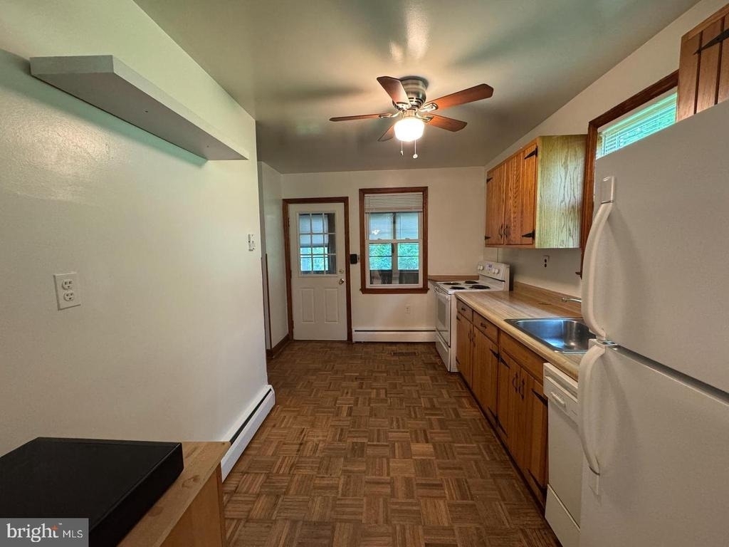 8905 Frederick Road - Photo 9