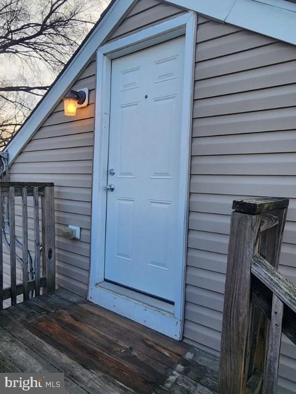 907 Warren Street - Photo 0