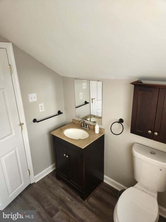 907 Warren Street - Photo 3