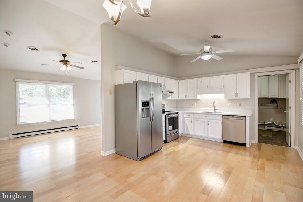 430 Banksia Drive - Photo 2