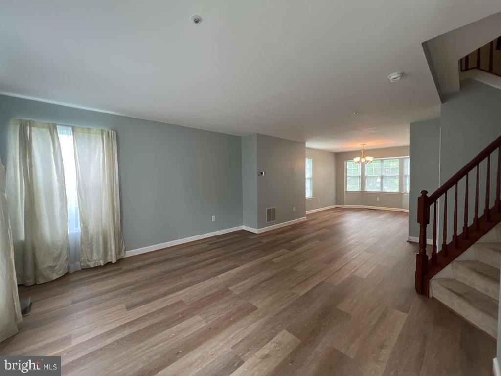 6402 View Point Court - Photo 2