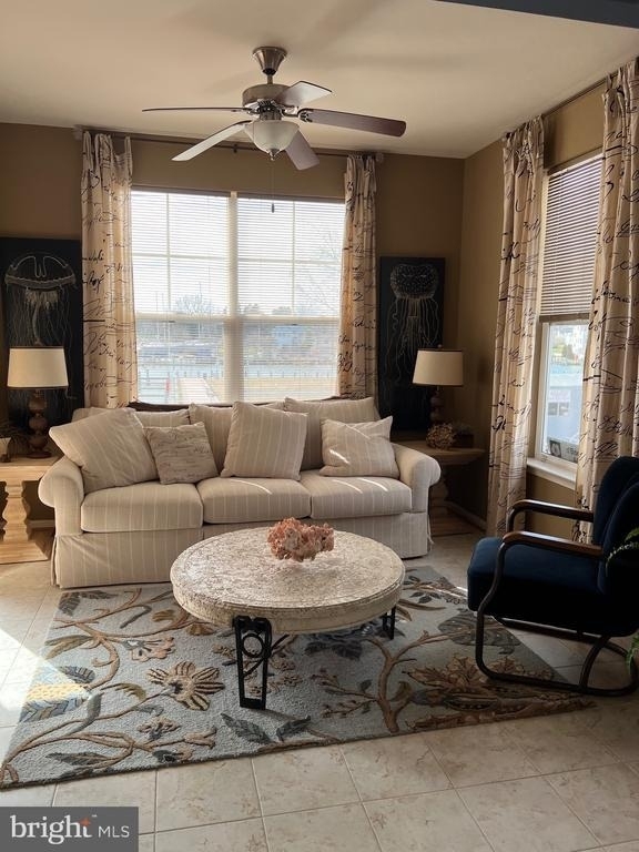 401 N Seaway Ct - Photo 2