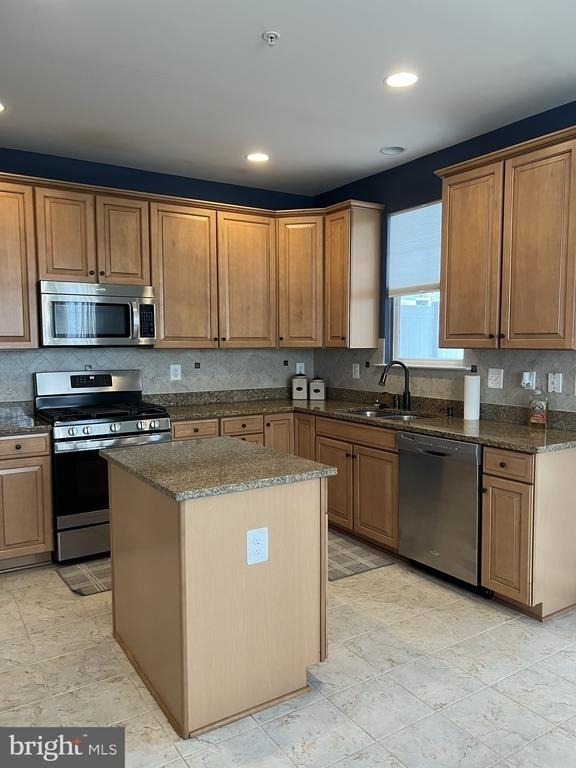 401 N Seaway Ct - Photo 53