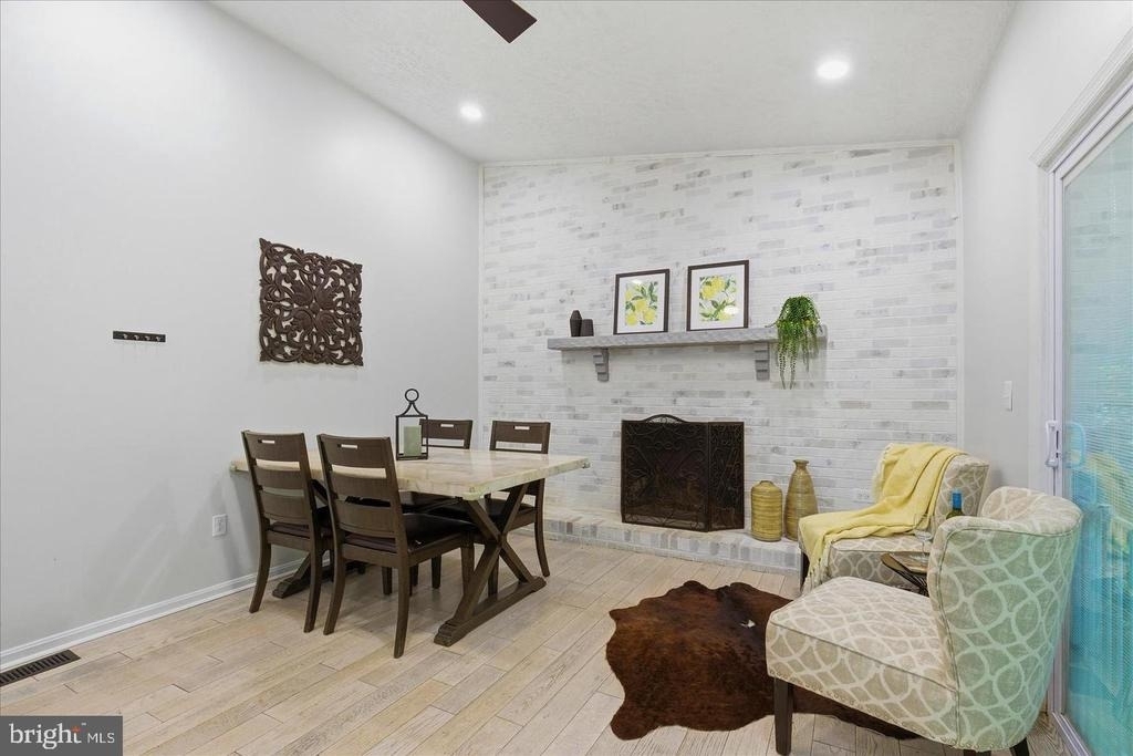 3693 Brookeside Drive - Photo 2