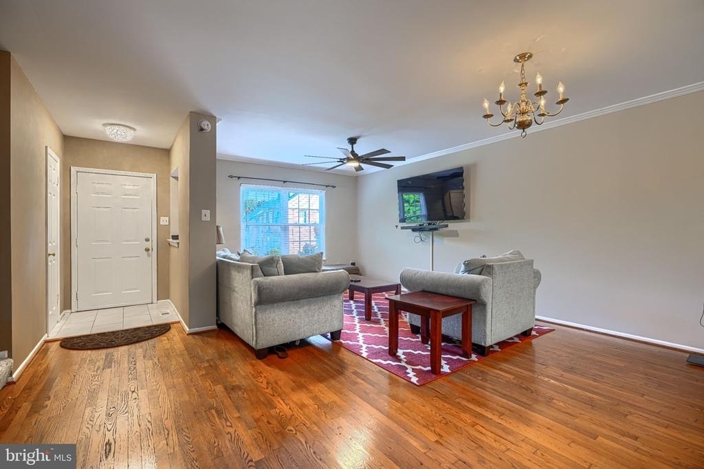 35 Roger Court - Photo 3