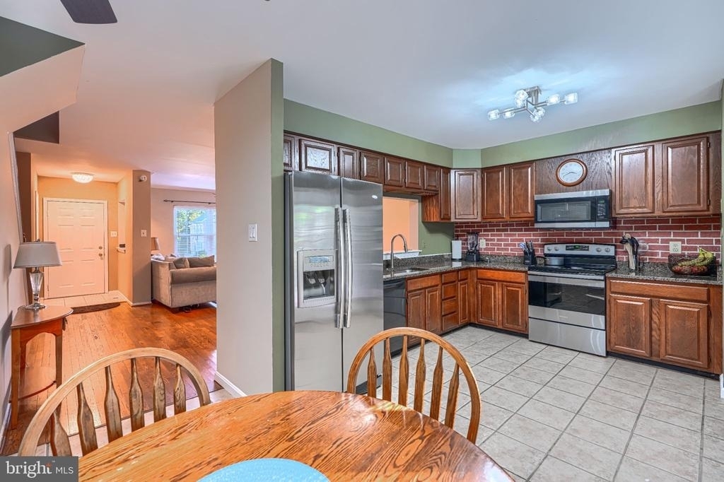 35 Roger Court - Photo 7