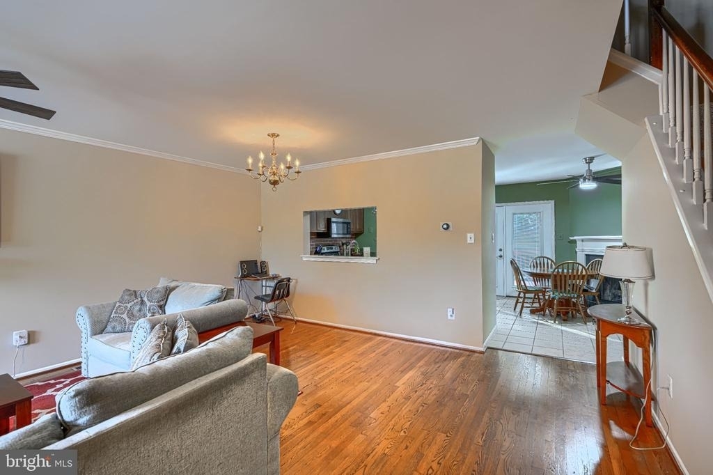 35 Roger Court - Photo 2