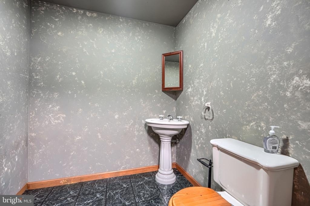 35 Roger Court - Photo 28