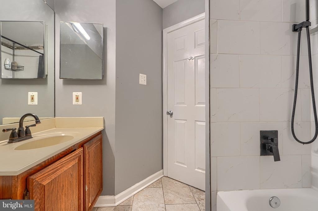 35 Roger Court - Photo 19