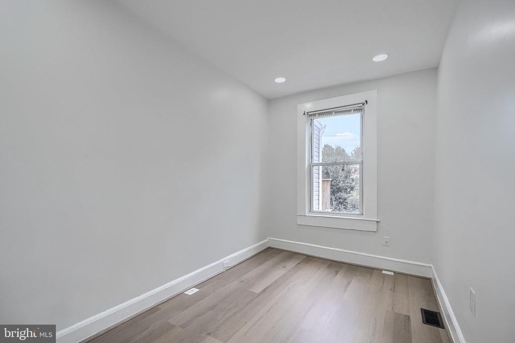 1120 Montpelier Street - Photo 10