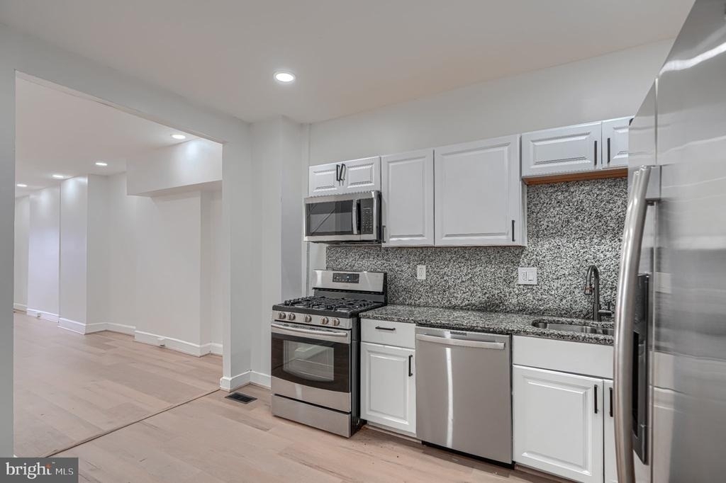 1120 Montpelier Street - Photo 4