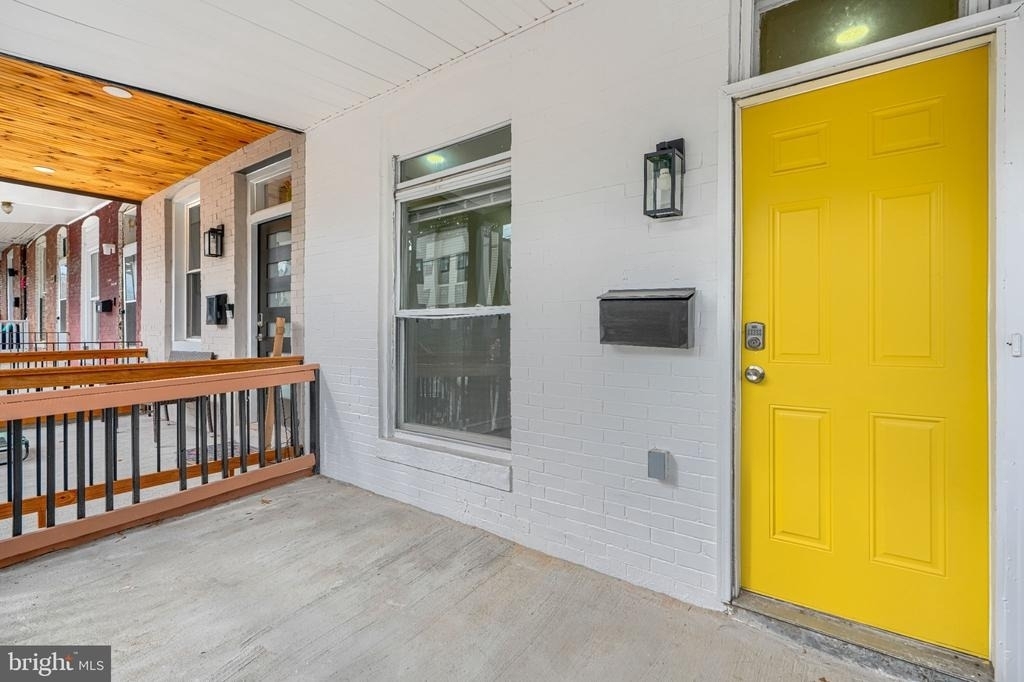 1120 Montpelier Street - Photo 0
