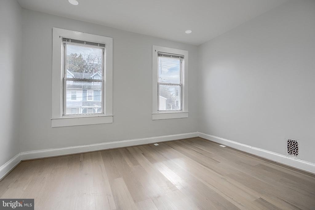1120 Montpelier Street - Photo 6