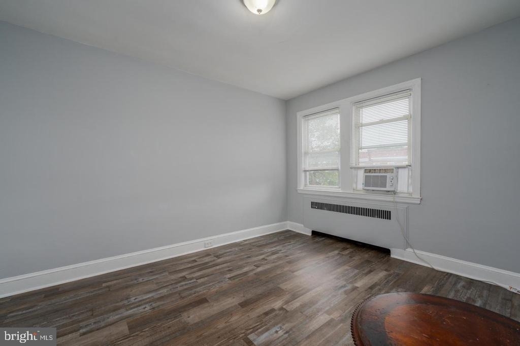3050 Mayfield Avenue - Photo 8