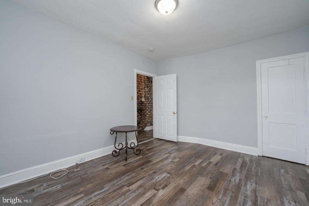 3050 Mayfield Avenue - Photo 7