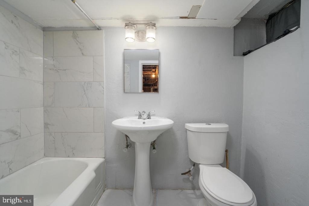 3050 Mayfield Avenue - Photo 16