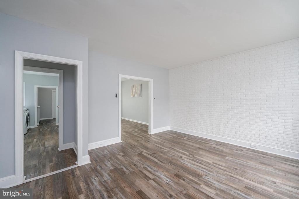 3050 Mayfield Avenue - Photo 6