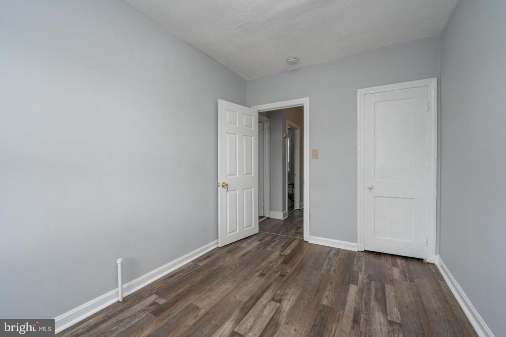 3050 Mayfield Avenue - Photo 13