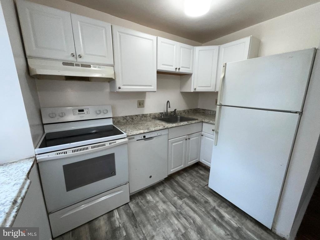 3321 Liberty Heights Avenue - Photo 2