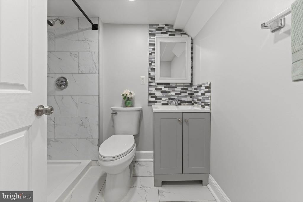 5922 Cedonia Avenue - Photo 18