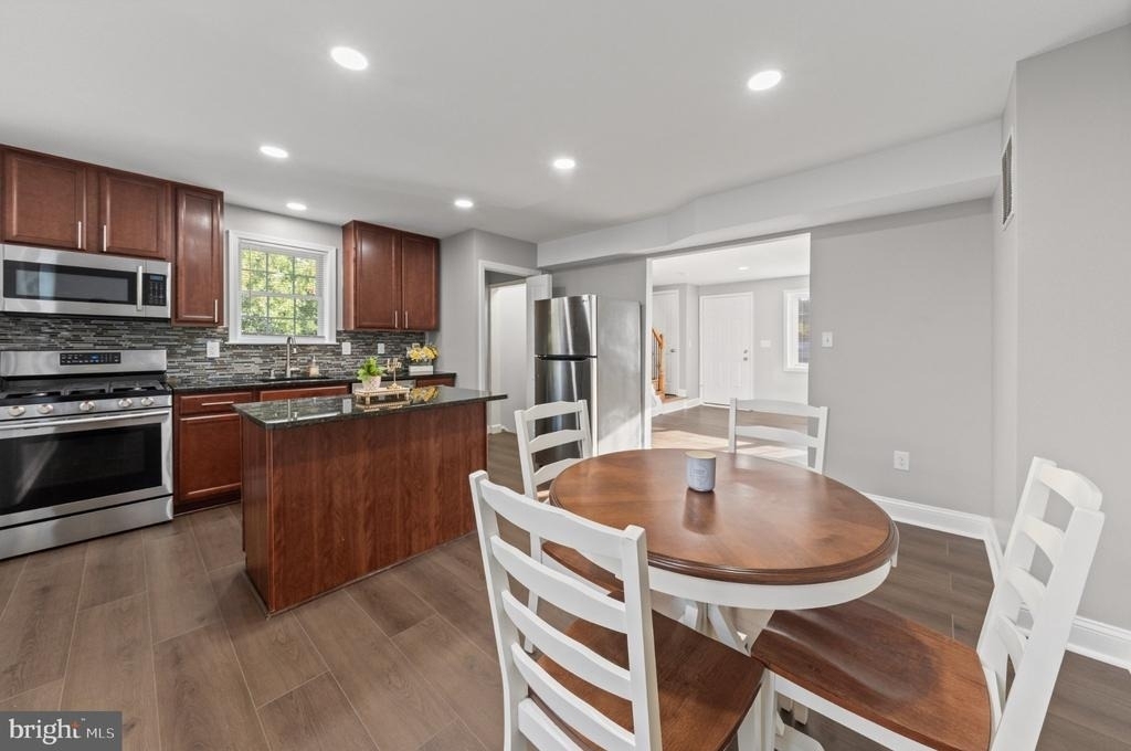 5922 Cedonia Avenue - Photo 6