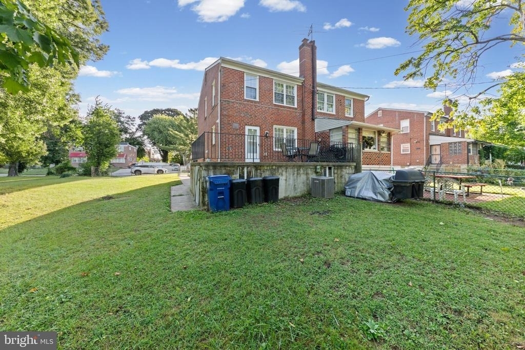 5922 Cedonia Avenue - Photo 21