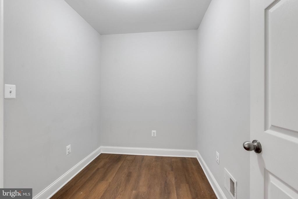 539 W 27th Street W - Photo 23