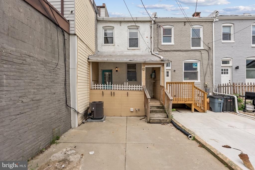 539 W 27th Street W - Photo 31