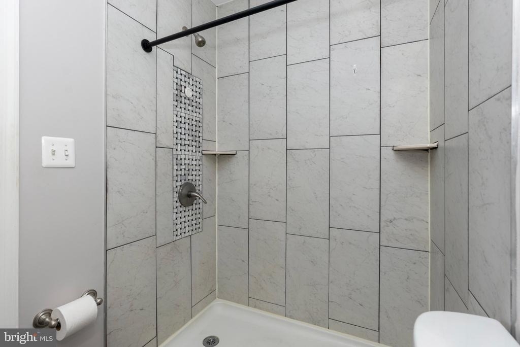 539 W 27th Street W - Photo 17
